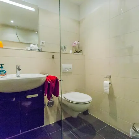 Poseidon 11 Mit Westbalkon,2x Tv , Einbaukueche,geschirrspueler, Fahrstuhl Und Eigener Garage, Wlan !